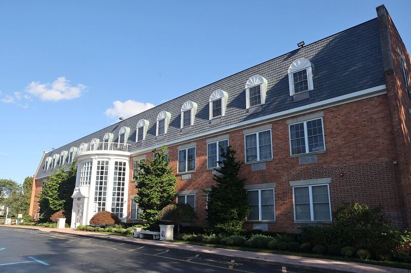 Exterior of 400 W Main St in Babylon, NY